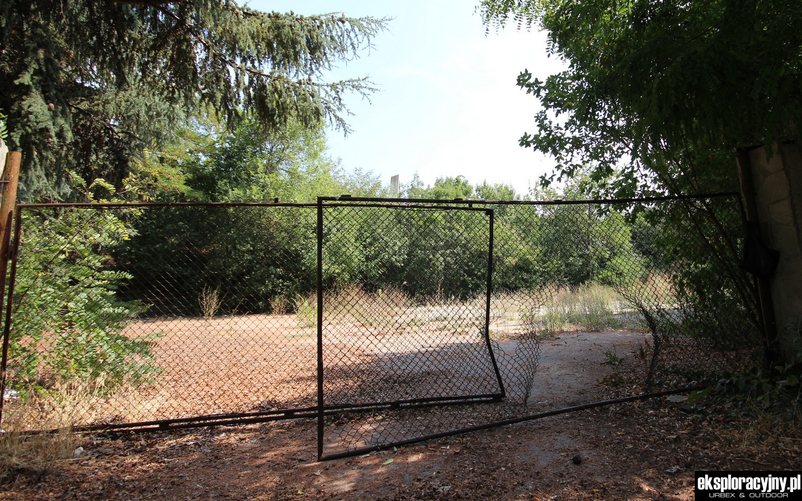 Brama tajemniczego obiektu