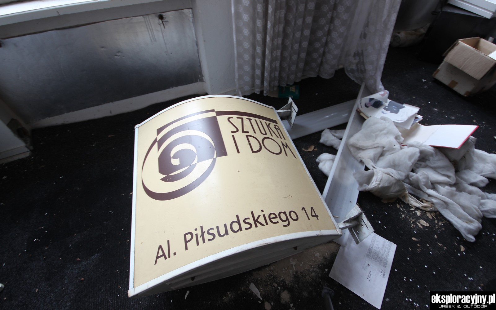 Stary szyld reklamowy