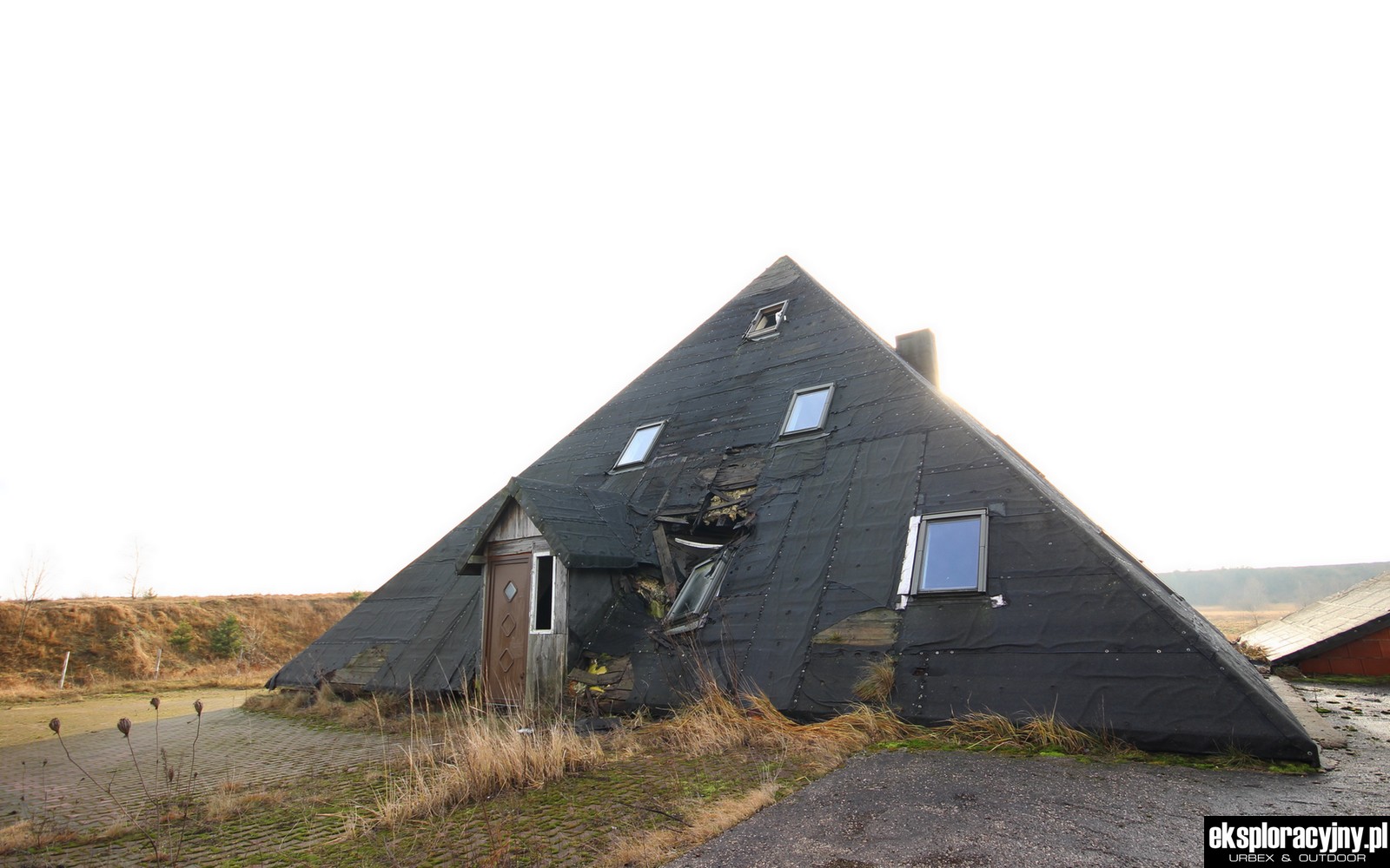 Piramida - budynek główny